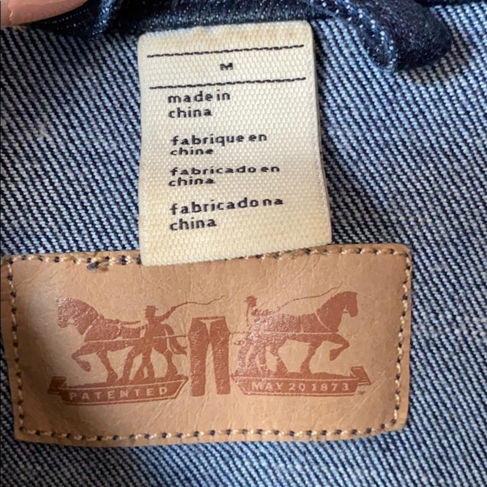 Levi’s Jean jacket - Picture 3 of 4